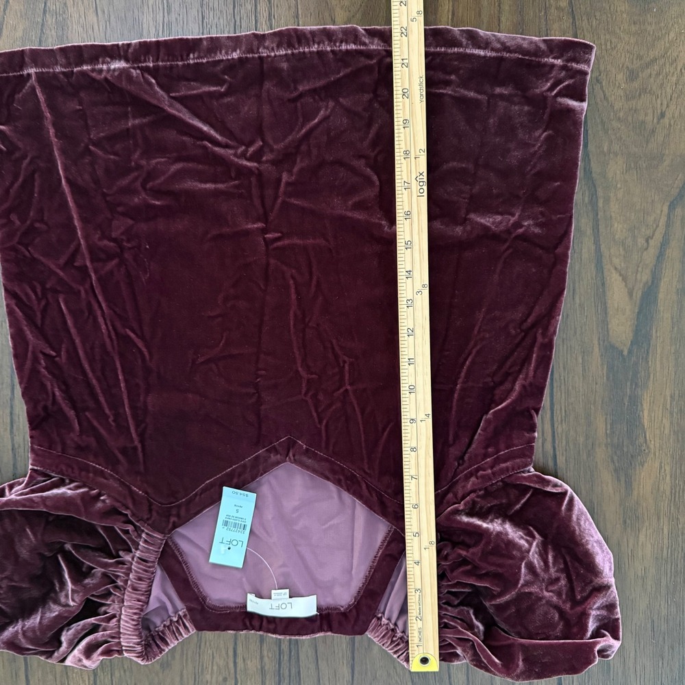 LOFT Petites Burgundy Velvet Sweetheart Puff Sleeve Top Small SP NWT - Picture 7 of 7